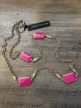 Ann Taylor Long Gold tone Pink enamel chain Necklace #455 New with Tag!